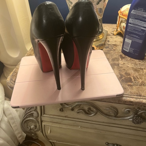 Christian LV - Picture 3 of 7